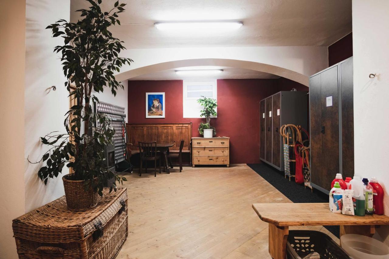 Riedz Apartments Innsbruck- Zentrales Apartmenthaus Mit Gruener Oase Bagian luar foto