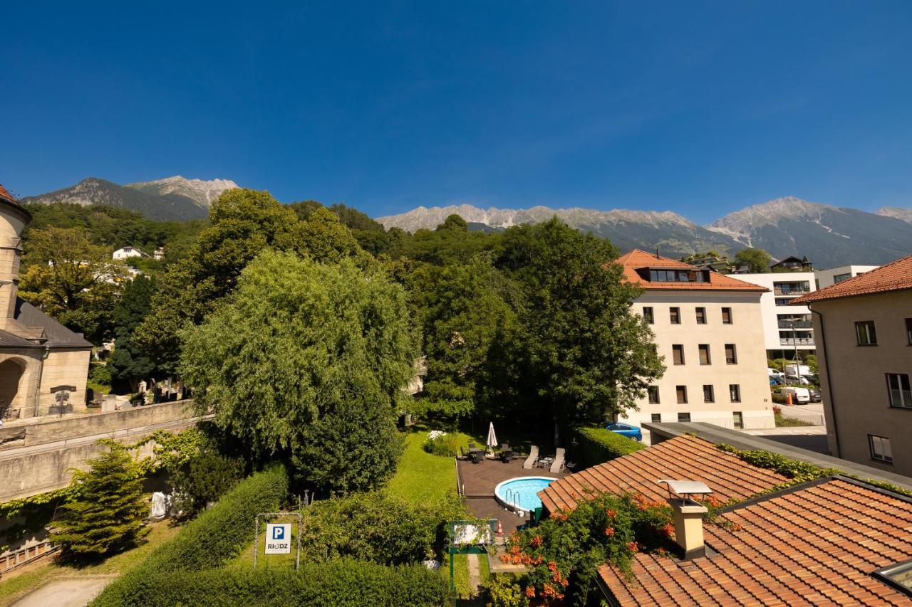 Riedz Apartments Innsbruck- Zentrales Apartmenthaus Mit Gruener Oase Bagian luar foto
