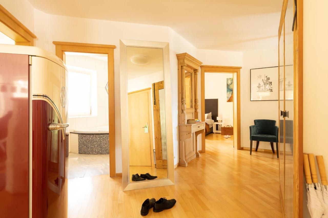 Riedz Apartments Innsbruck- Zentrales Apartmenthaus Mit Gruener Oase Bagian luar foto