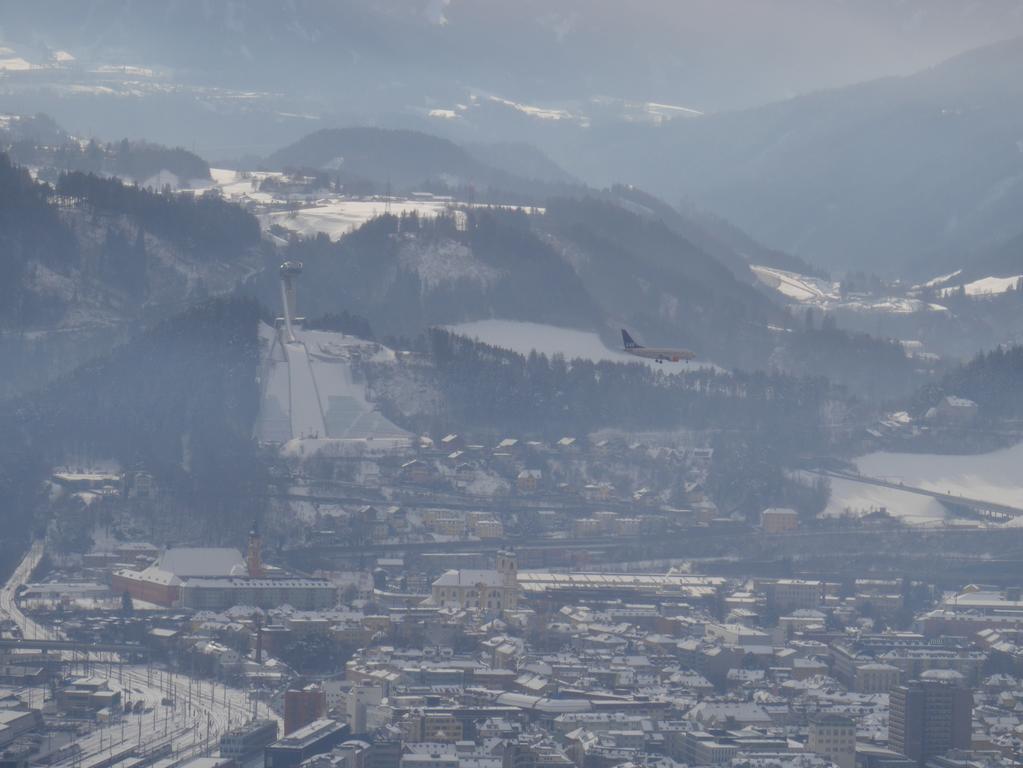 Riedz Apartments Innsbruck- Zentrales Apartmenthaus Mit Gruener Oase Bagian luar foto